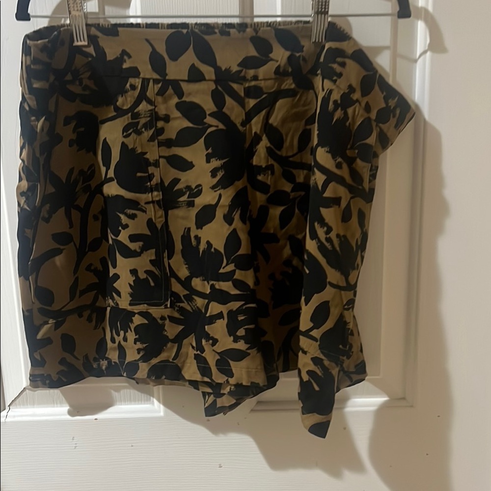 Nine West Black and Olive Patterned Shorts